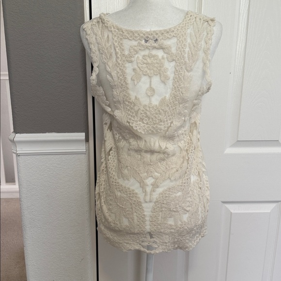 Charming Charlie Ivory Floral Lace sleeveless Blouse - Medium - Picture 5 of 5